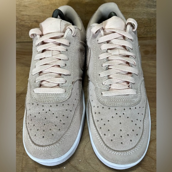 Nike Court Vision Low SUEDE Womens Size 9.5 Shoes Sneakers Pink DH0253-800 - Picture 3 of 10